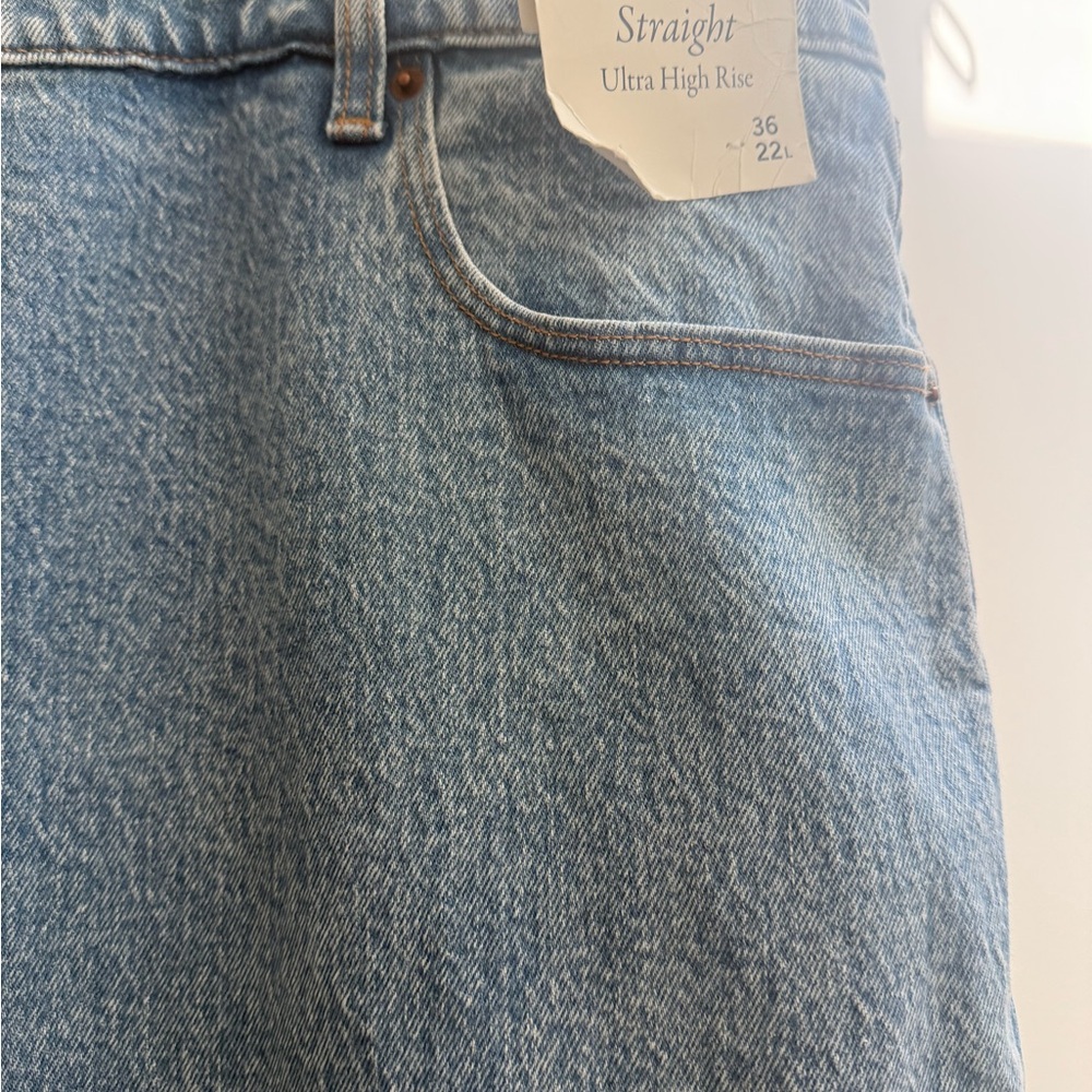 Abercrombie & Fitch '90s Straight Ultra High Rise Jeans - Picture 10 of 16
